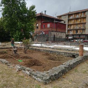 Lavori di ristemazione del terreno nell'area del peristilio